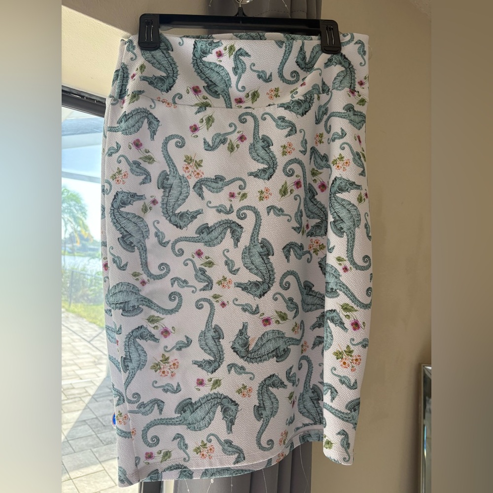 LuLaRoe White and Green Seahorse Cassie